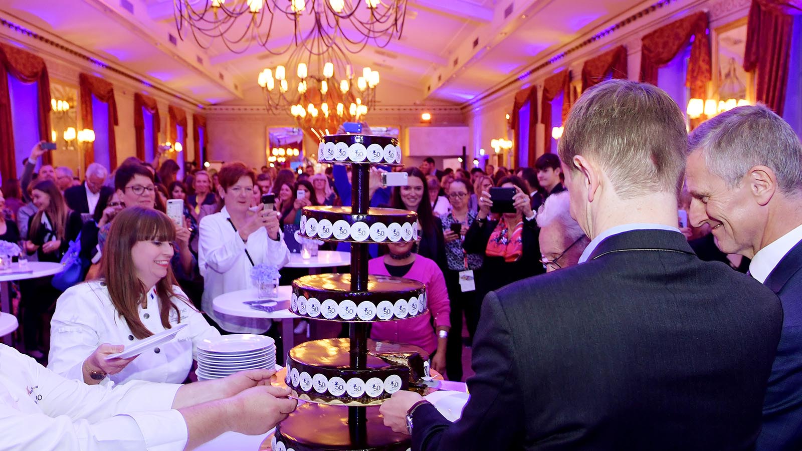Fromi La vie est un Fromage - Cake cutting