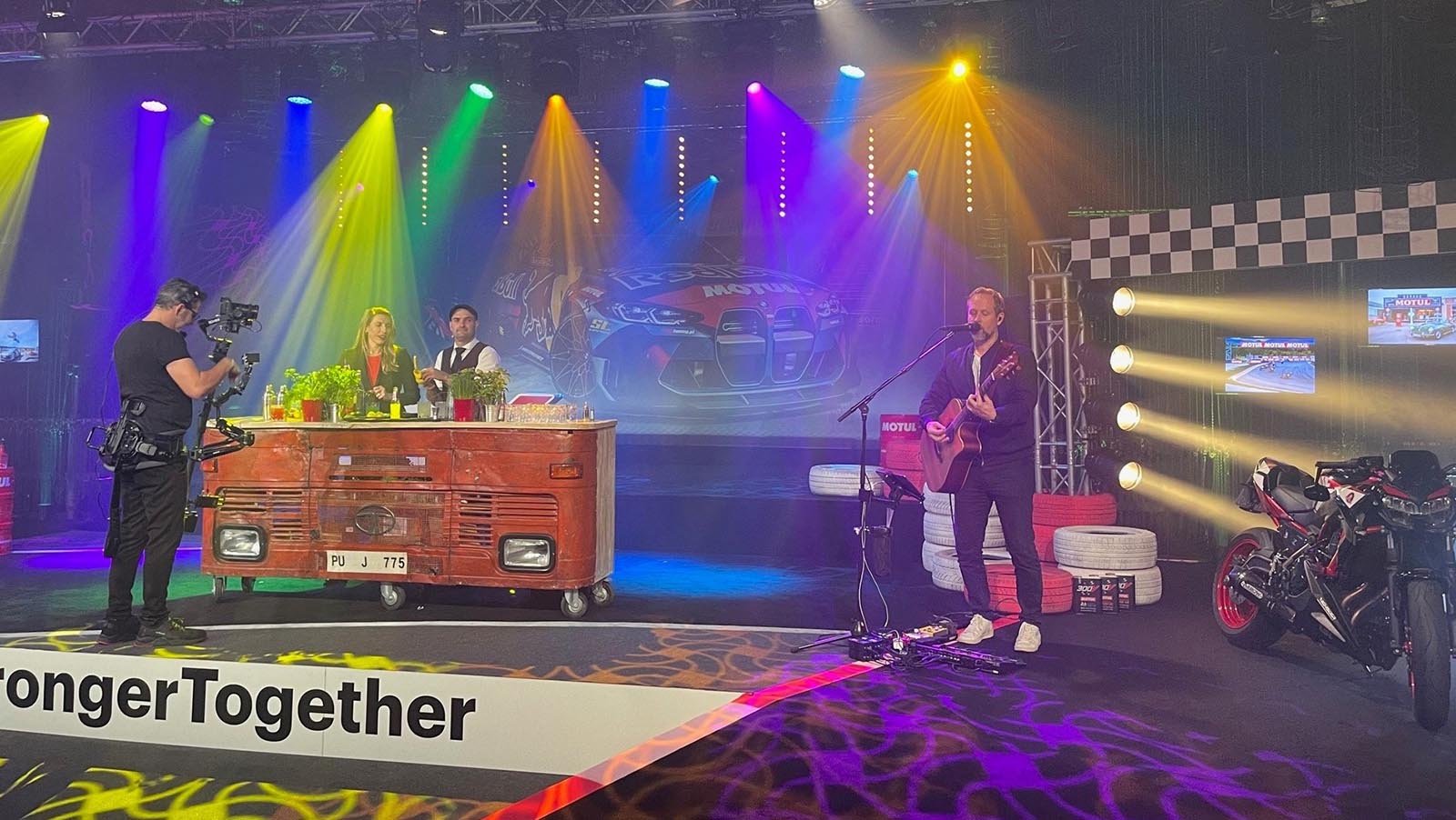 Digital importer meeting from Motul GmbH - a cocktail course accompanied by live music